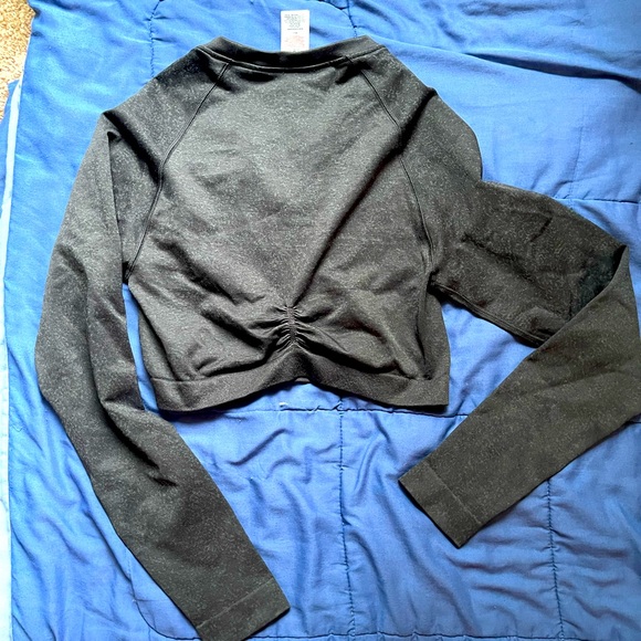 Gymshark Black Crop Shirt - Picture 1 of 4